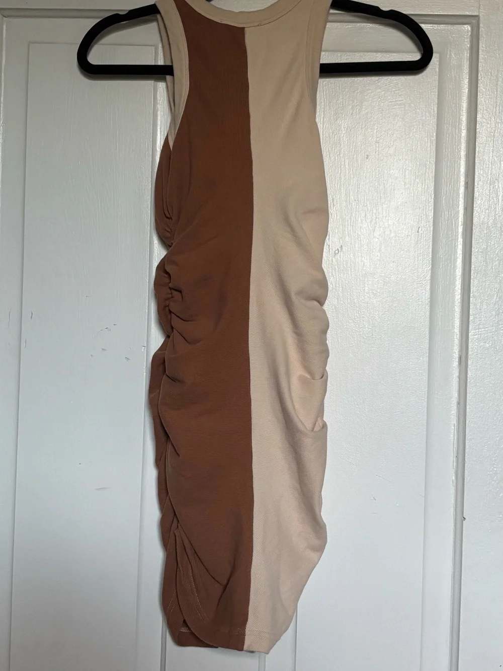 Two-Tone Ruched Bodycon Dress - Picture 3 of 4